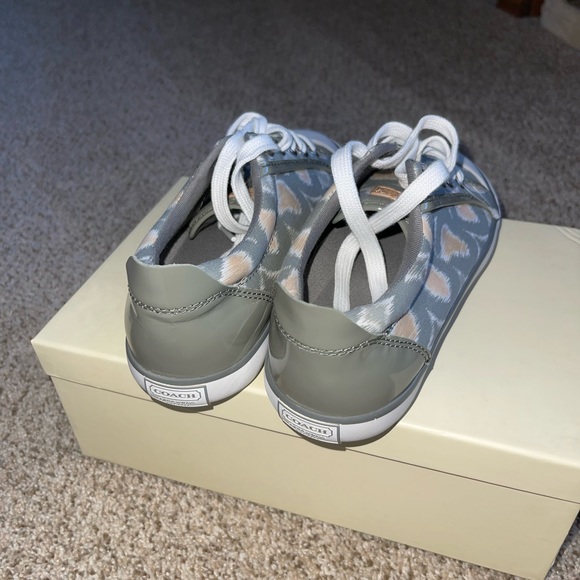 NEW Coach Sneaker - Picture 4 of 4